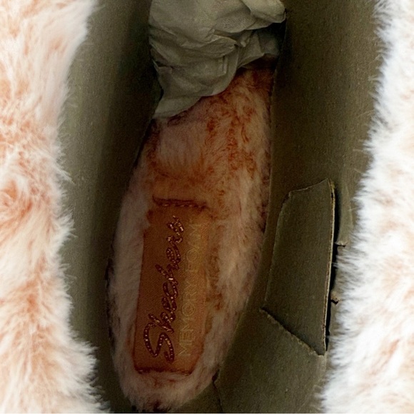 NWT Skechers Cozy Campfire Slipper Boots Faux Fur in Blush, Size 8.5 - Picture 7 of 9